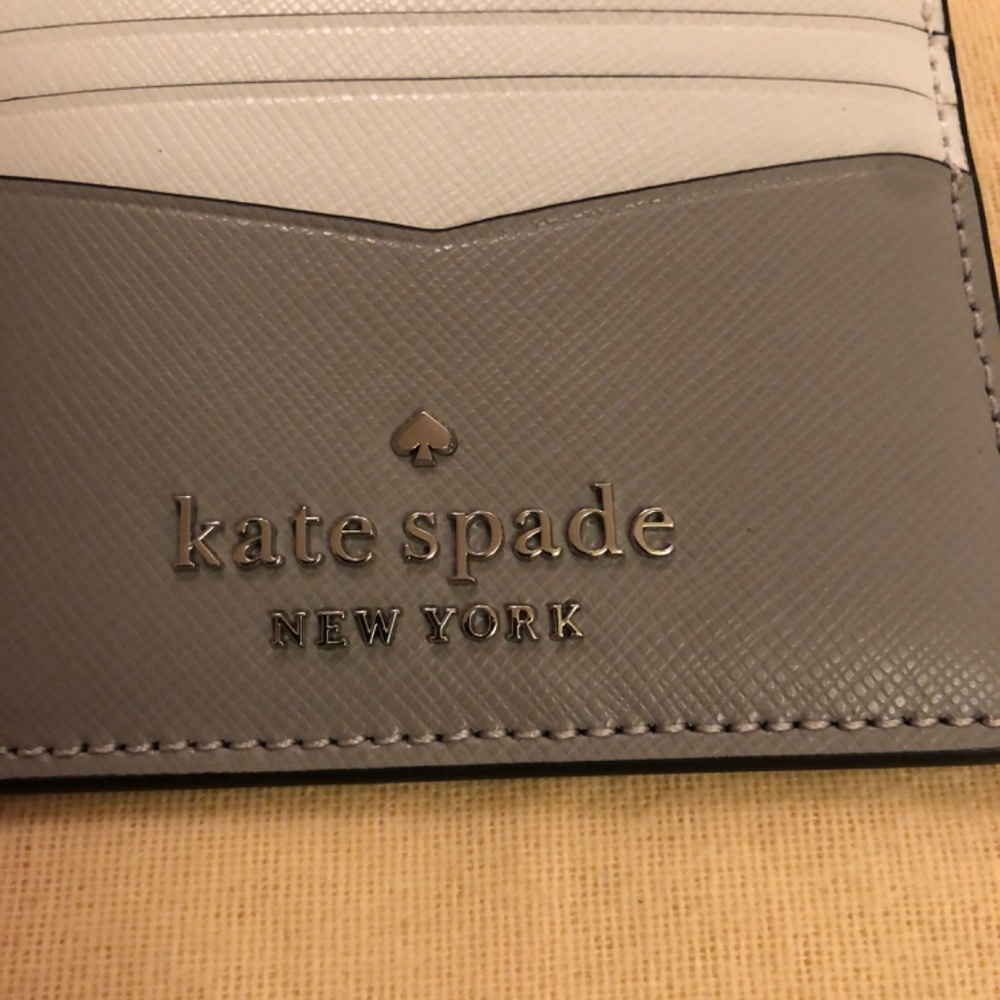 Kate Spade leather card case gray and white - Picture 2 of 4